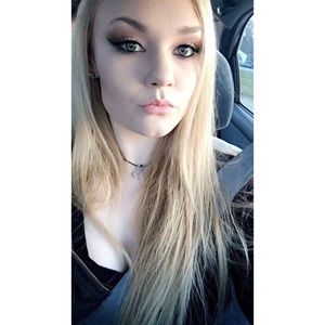 Meet your Posher, Kayley